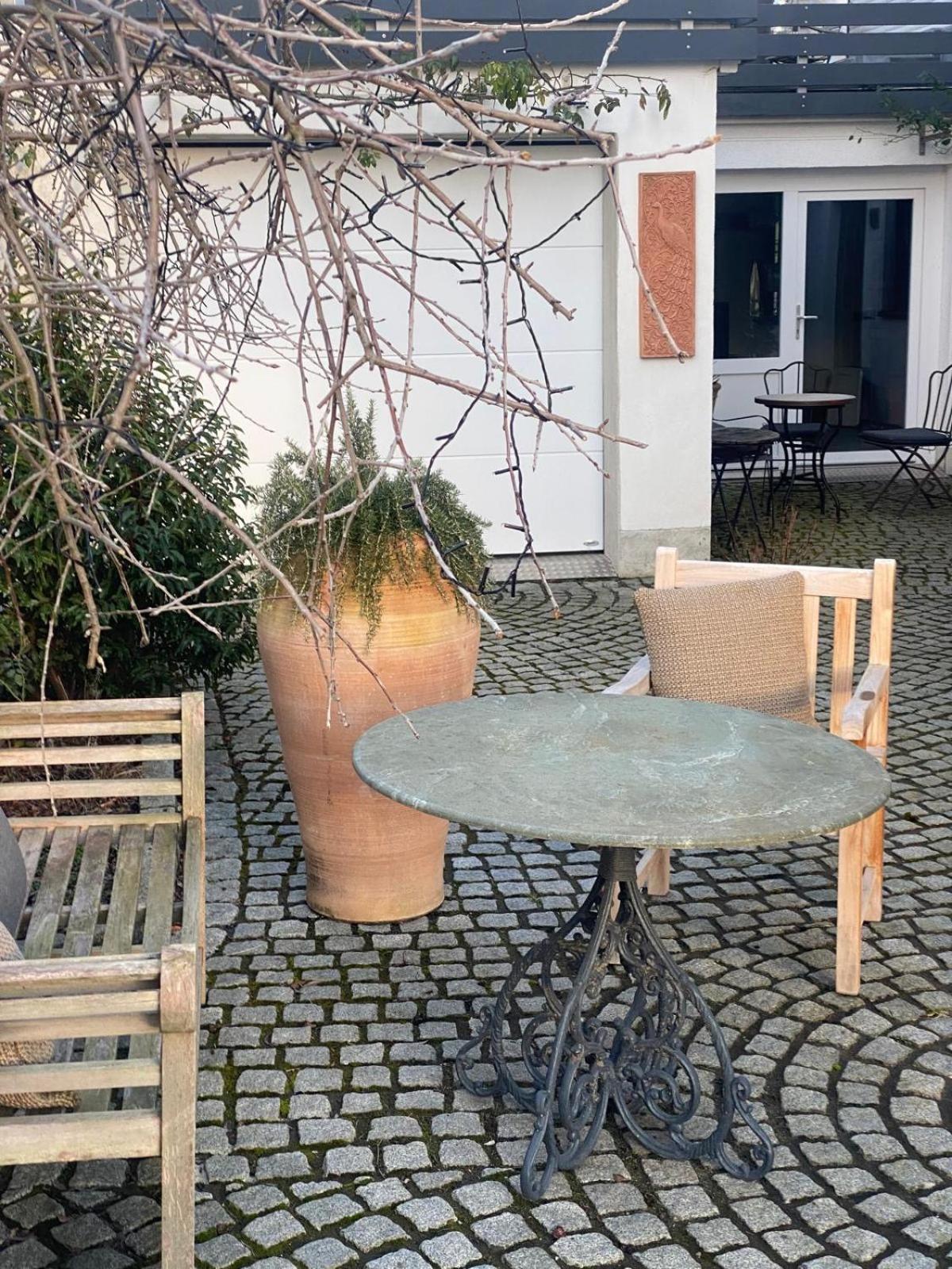Bienenstube Apartment Venningen ภายนอก รูปภาพ